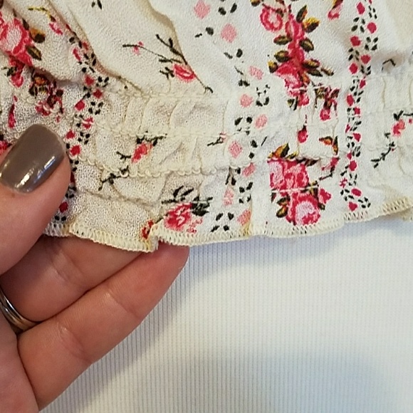 NWT🌸Floral Off the Shoulder Top 3/4 Sleeves - Picture 5 of 8